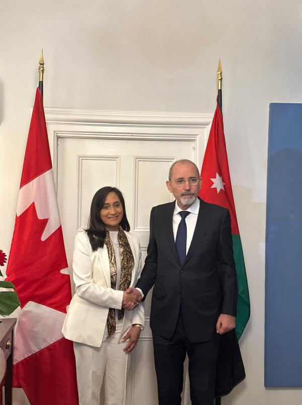 الصفدي يجري مباحثات موسّعة مع وزيرة الخارجية الكندية