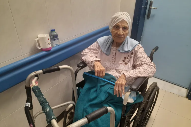 جوعا وخوفا.. إسرائيل تقتل نصف المسنين في المركز المخصص لرعايتهم بغزة
