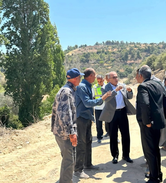 عجلون :وزير الاشغال يتفقد سير العمل بمشروع وادي الطواحين