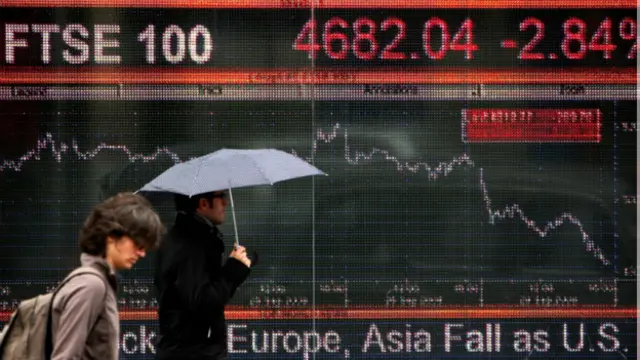 مؤشر فايننشال تايمز 100 يتجاوز مستوى 9025 نقطة مسجّلاً رقماً قياسياً