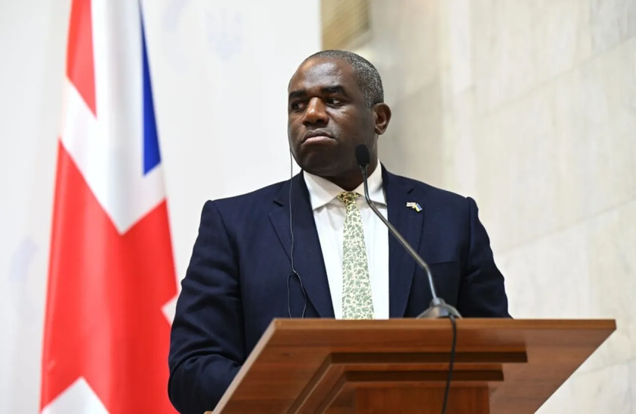 وزير الخارجية البريطاني : ما يحدث في غزة صادم ومقزز