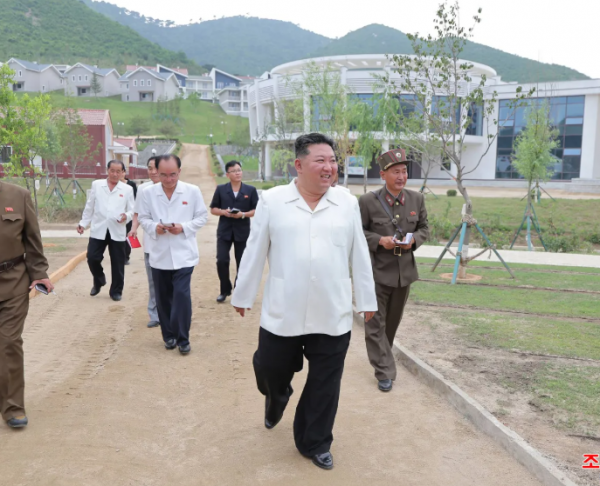 كوريا الشمالية تعتزم بناء مدمرة وزنها 5 آلاف طن