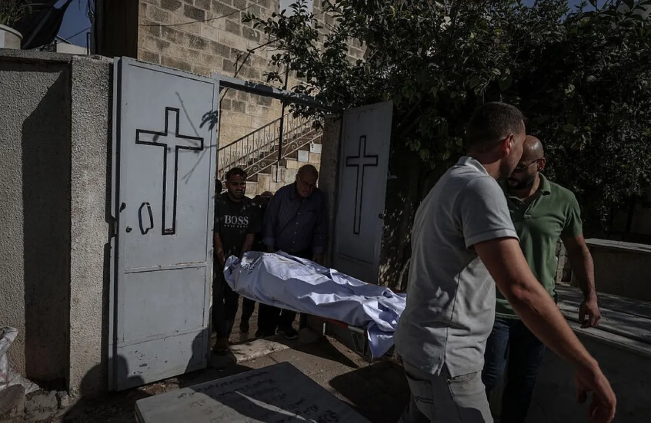 الاحتلال : كنيسة العائلة المقدسة في غزة تعرضت للقصف بالخطأ