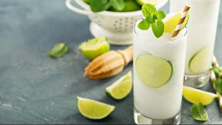 طريقة إعداد سموذي الليمون بالنعناع في البيت