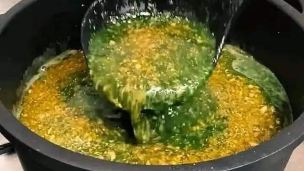 طريقة عمل الملوخية الخضراء على أصولها