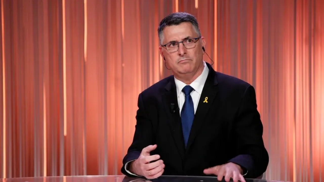 صحيفة اسرائيلية : جدعون ساعر وزير التجويع وخانق غزة