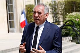 رئيس الوزراء الإيرلندي يرحب بعزم فرنسا الاعتراف بالدولة الفلسطينية