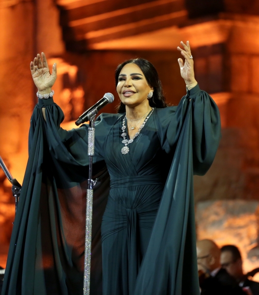 في ليلة الـ أحلام.. الجنوبي يعبق بعطر الخليج أحلام لجمهورها : جئت من دار زايد الى بلد النشامى