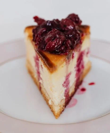 طريقة عمل كيك بارد بالتوت.. لذيذة ومناسبة للصيف