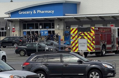 إصابة 11 شخصا في حادث طعن بأحد المتاجر الكبرى بولاية ميشيغن الأميركية