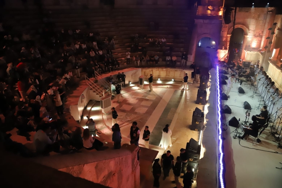 كورال هارموني المصرية يضيء المسرح الشمالي في مهرجان جرش