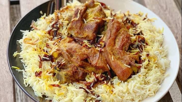 بالطريقة الأصلية.. أسرار عمل دجاج المندي بالأرز المبهر