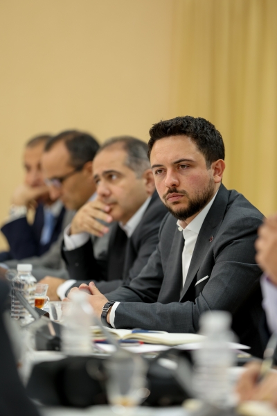 بالصور .. ولي العهد يحضر جلسة حوارية حول قطاع الاتصالات وتكنولوجيا المعلومات
