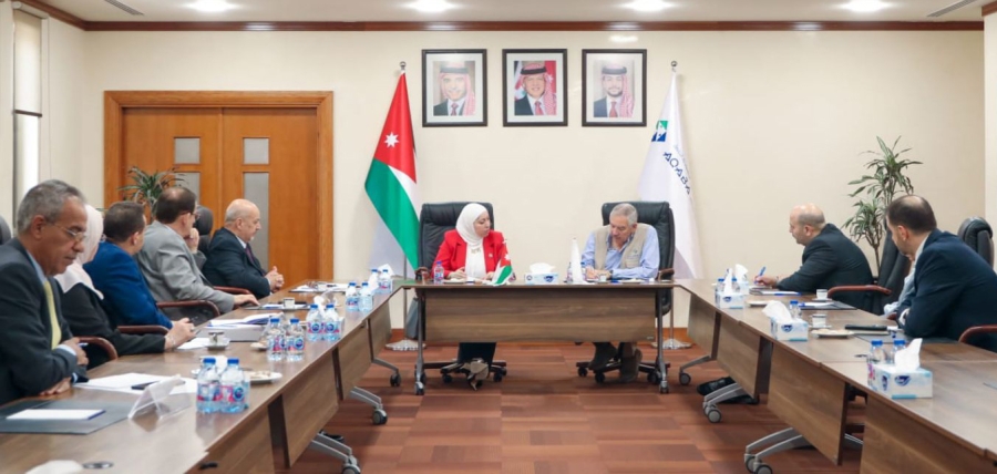 وزيرة النقل تؤكد أهمية تنفيذ الوثيقة المعلوماتية للشاحنات وتعزيز أنظمة التتبع