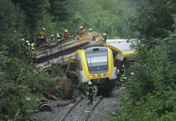 ألمانيا .. 4 وفيات بحادث خروج قطار عن مساره