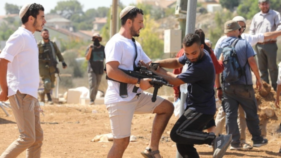 شهيد برصاص مستوطن في قرية شرقي يطا