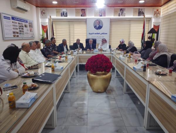 لقاء تنسيقي في مستشفى المقاصد لتعزيز الشراكة المجتمعية وتطوير الخدمات