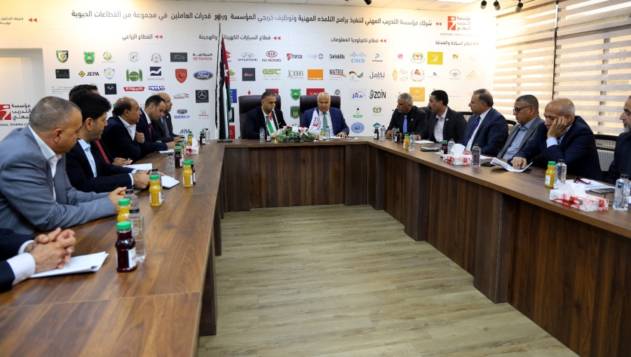 البكار يؤكد ضرورة بناء المهارات الفنية والحياتية للشباب الملتحقين ببرامج التدريب المهني