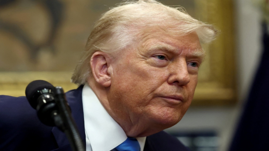 ترامب معلقا على قرار الفيدرالي الأميركي: الفائدة المرتفعة تضر بالناس