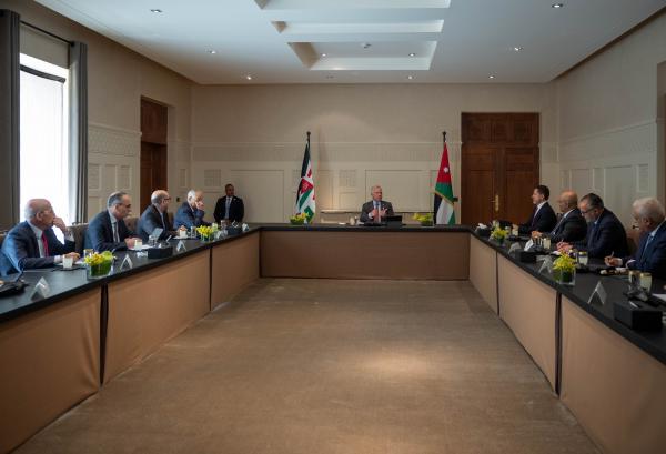 بالأسماء... الشخصيات الإعلامية الحاضرة للقاء الملك