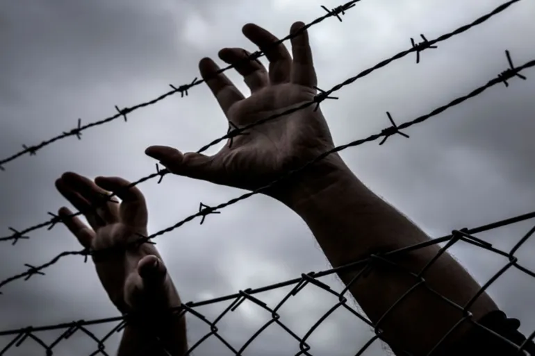 يديعوت أحرونوت عن ذوي أسرى التقوا ويتكوف: لم نتوقع شيئا من اللقاء