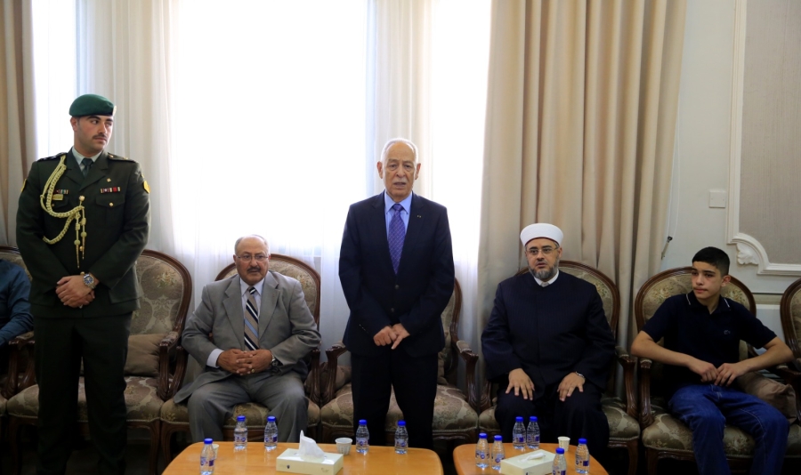 مندوبا عن الملك وولي العهد.. العيسوي يعزي بوفاة العميد المعايطة