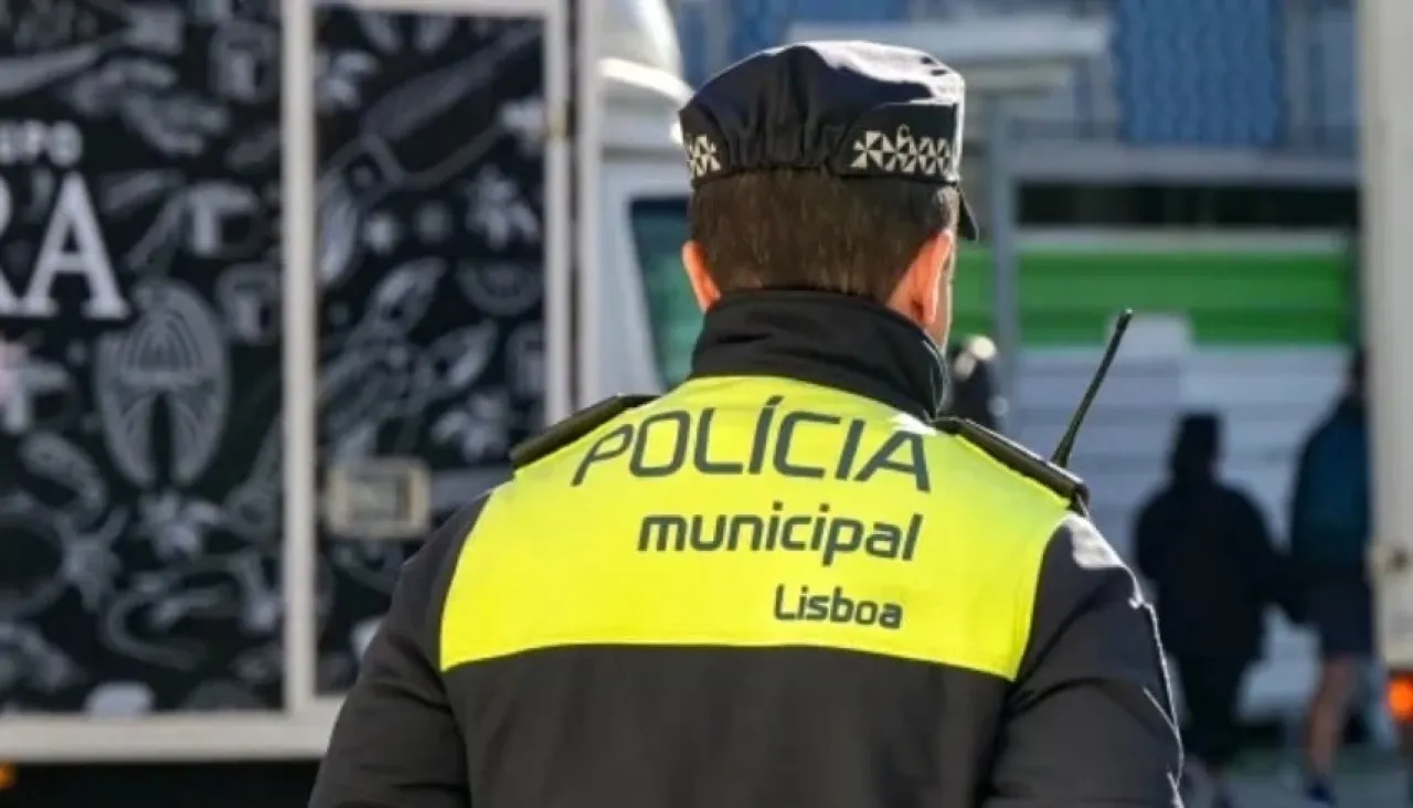 البرتغال.. طالب يلف رأس ضحيته بورق قصدير ويسلمها للشرطة