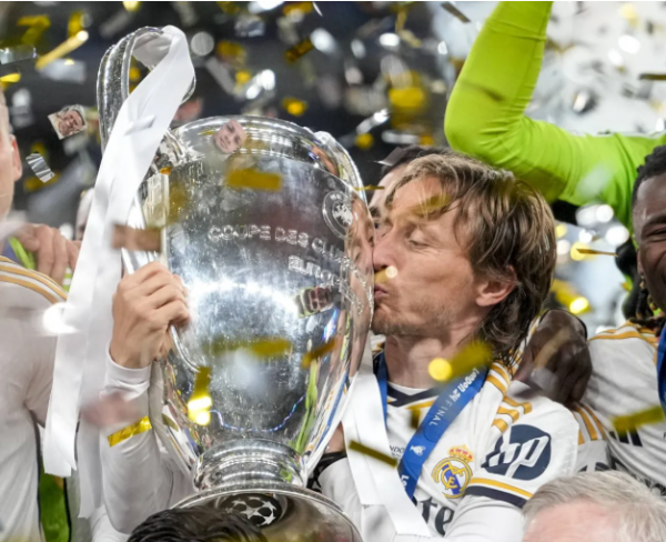 مودريتش: فزت بدوري أبطال أوروبا أكثر من برشلونة