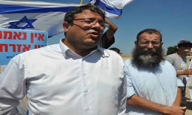 بن غفير يقود مسيرة استفزازية قبيل اقتحامات واسعة للأقصى