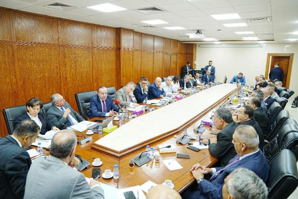 لجنتان نيابيتان توصيان باعفاء قطاع السياحة من ضريبة الدخل وتأجيل قروضه