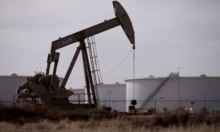 النفط يتراجع مع اتفاق أوبك+ على زيادة الإنتاج في أيلول