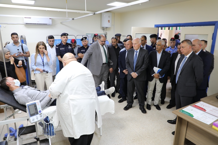 وزير الداخلية يتابع تمرينا ميدانيا لمحاكاة الاستجابة للطوارئ الصحية في مركز حدود جابر