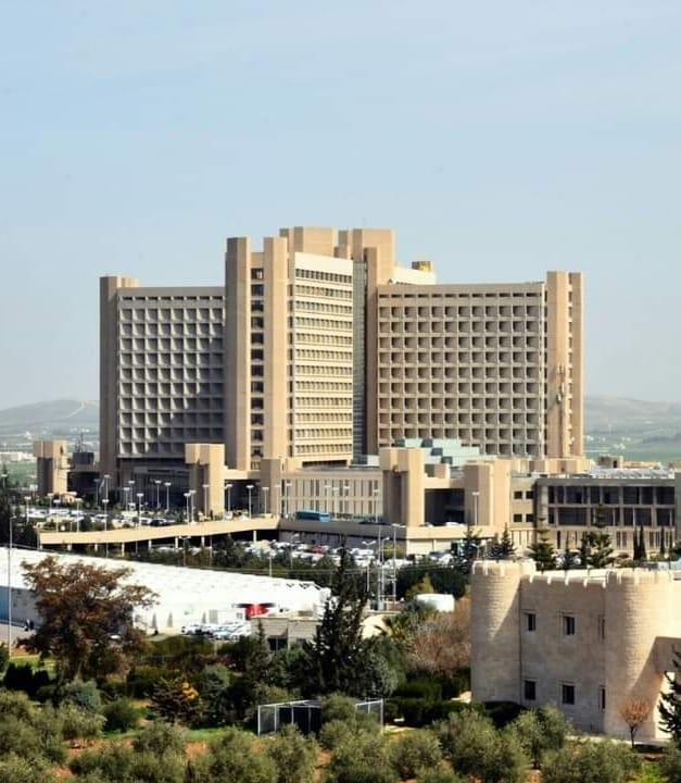 إجراء عملية جراحية معقدة الأولى من نوعها لطفل بمستشفى الملك المؤسس