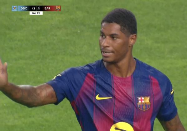 راشفورد يضع بصمته الأولى مع برشلونة