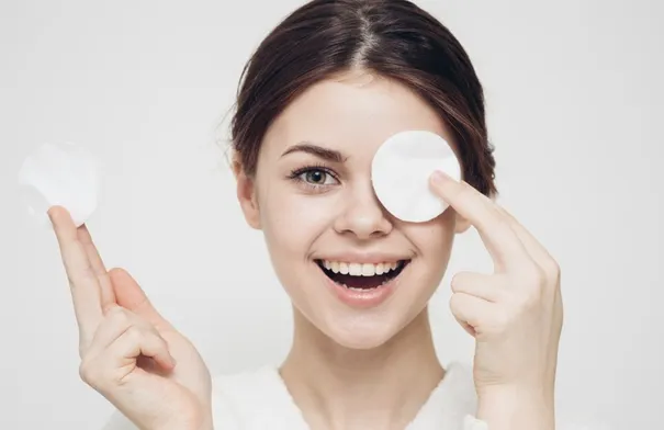 العناية بالبشرة الحساسة والمكونات التي يجب تجنبها