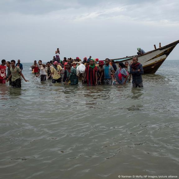 الدولية للهجرة: مقتل 56 شخصا وفقدان 132 إثر غرق قارب مهاجرين على سواحل اليمن
