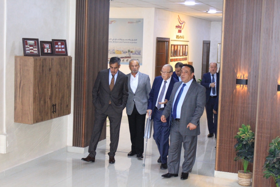 جمعية رجال الأعمال الأردنيين  تزور  البريد الأردني وتطلع على أهم المشاريع والإنجازات