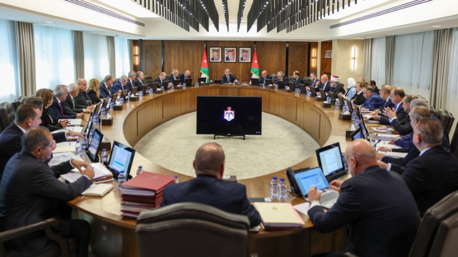 رئيس الوزراء: وقتنا جميعاً ليس مُلكاً لنا بل هو حق للأردن والأردنيين