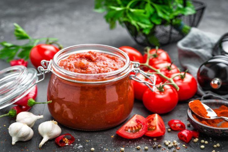 الحكومة توافق على دعم تصنيع رب البندورة