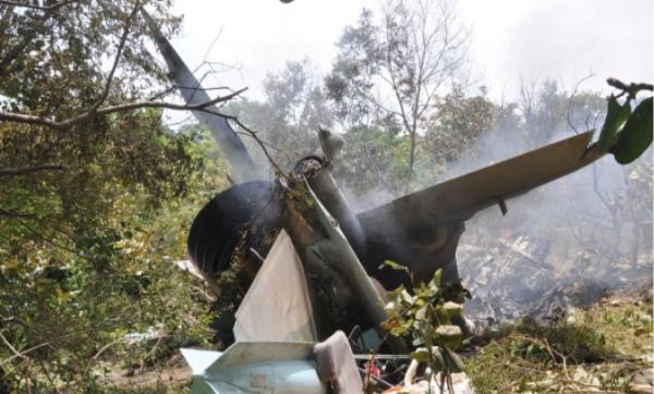 وفاة 4 أشخاص جراء سقوط طائرة في مطار بالجزائر