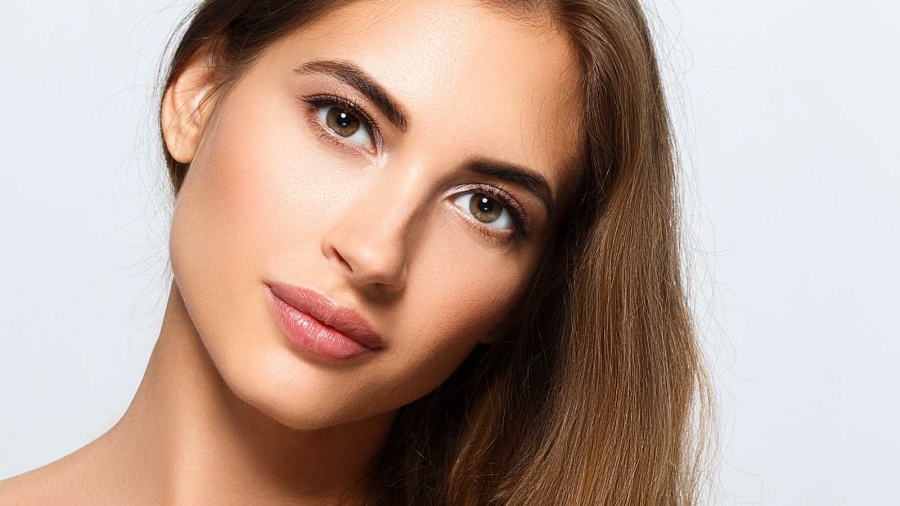 لمكياج مثالي: برايمرات تُخفي المسام وتنعّم البشرة