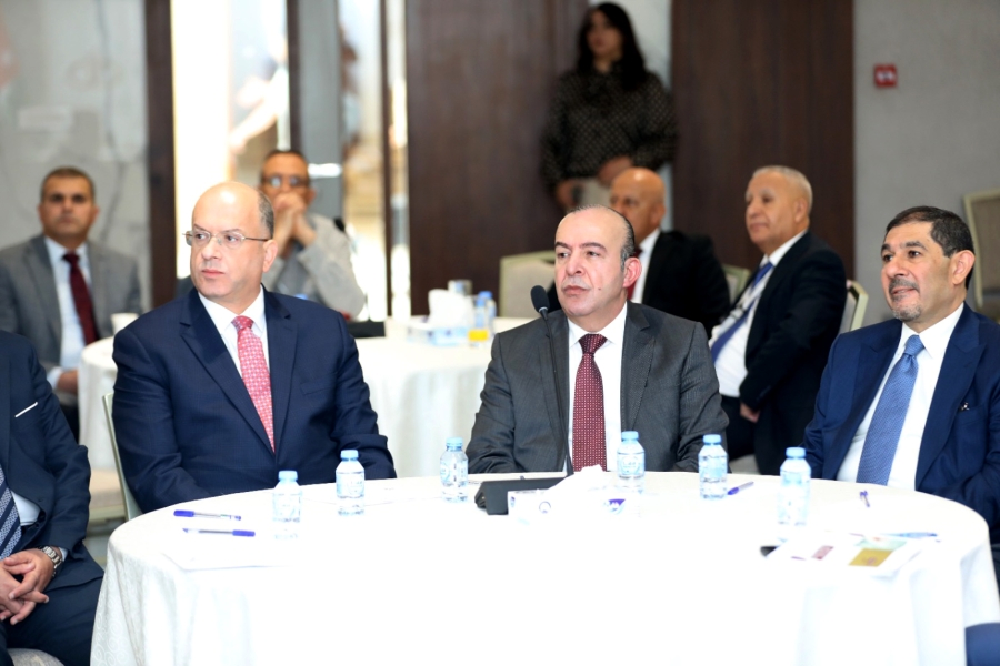 جلسة حول ردم الفجوة بين مخرجات التعليم وسوق العمل المصرفي