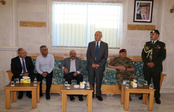 مندوبا عن الملك وولي العهد .. العيسوي يعزي الرشيدات والبطران ودورا