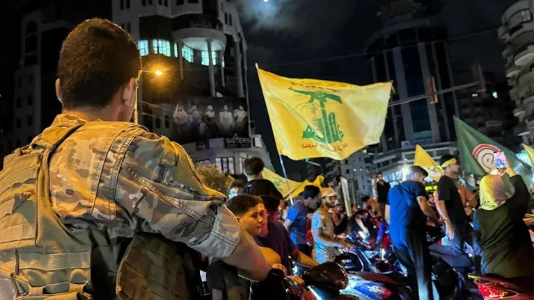 لبنان.. الاحتجاجات مستمرة لليوم الثاني دعما لحزب الله