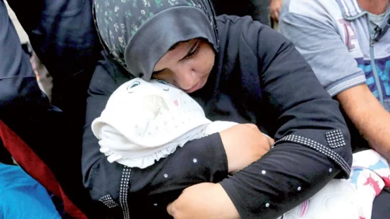 7 شهداء في غارات إسرائيلية على وسط قطاع غزة