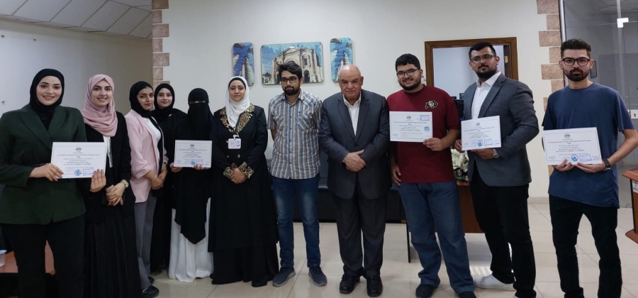 تخريج المشاركين بدورة شبكات المعلومات بـتجارة إربد
