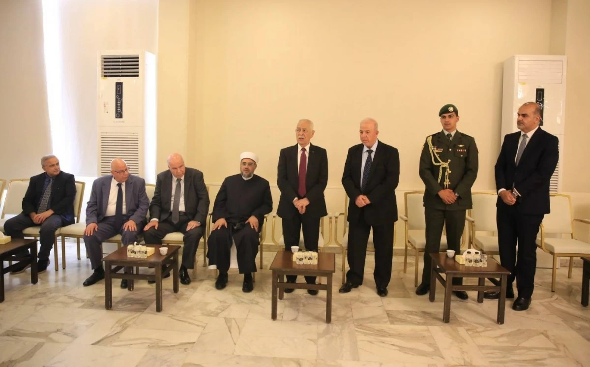 مندوبا عن الملك وولي العهد.. العيسوي يعزي بوفاة النائب الأسبق مفيد المبسلط