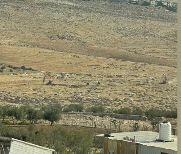 الاحتلال يبدأ بشق شارع استيطاني جديد في حزما شمال شرق القدس