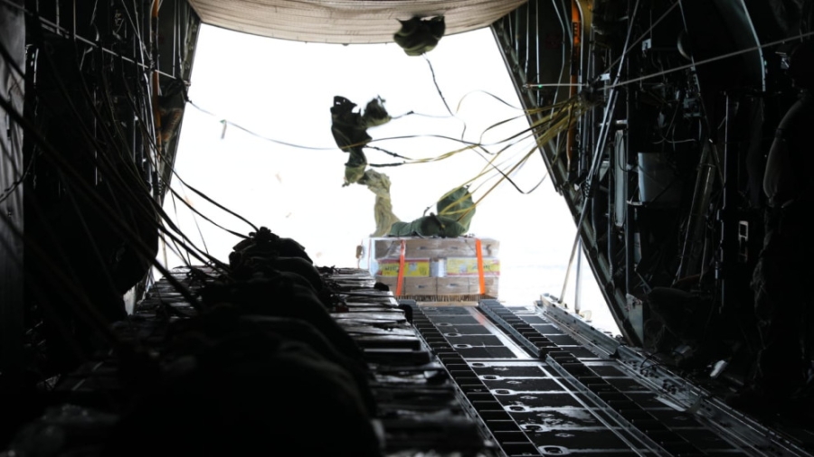 القوات المسلحة تنفذ إنزالات جوية جديدة على غزة بالتعاون مع دول شقيقة وصديقة