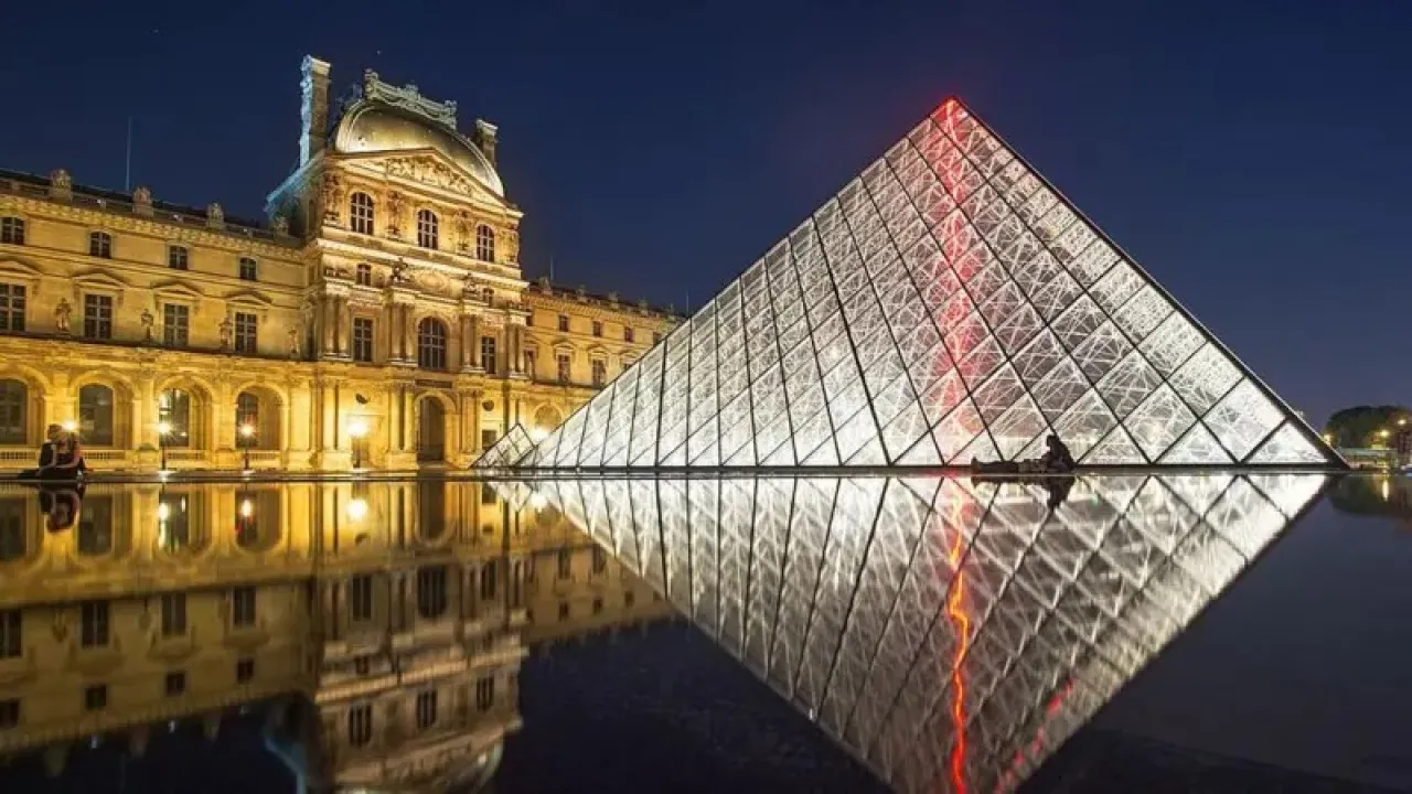 اللوفر: القصر الملكي الذي أصبح أكبر متحف في العالم